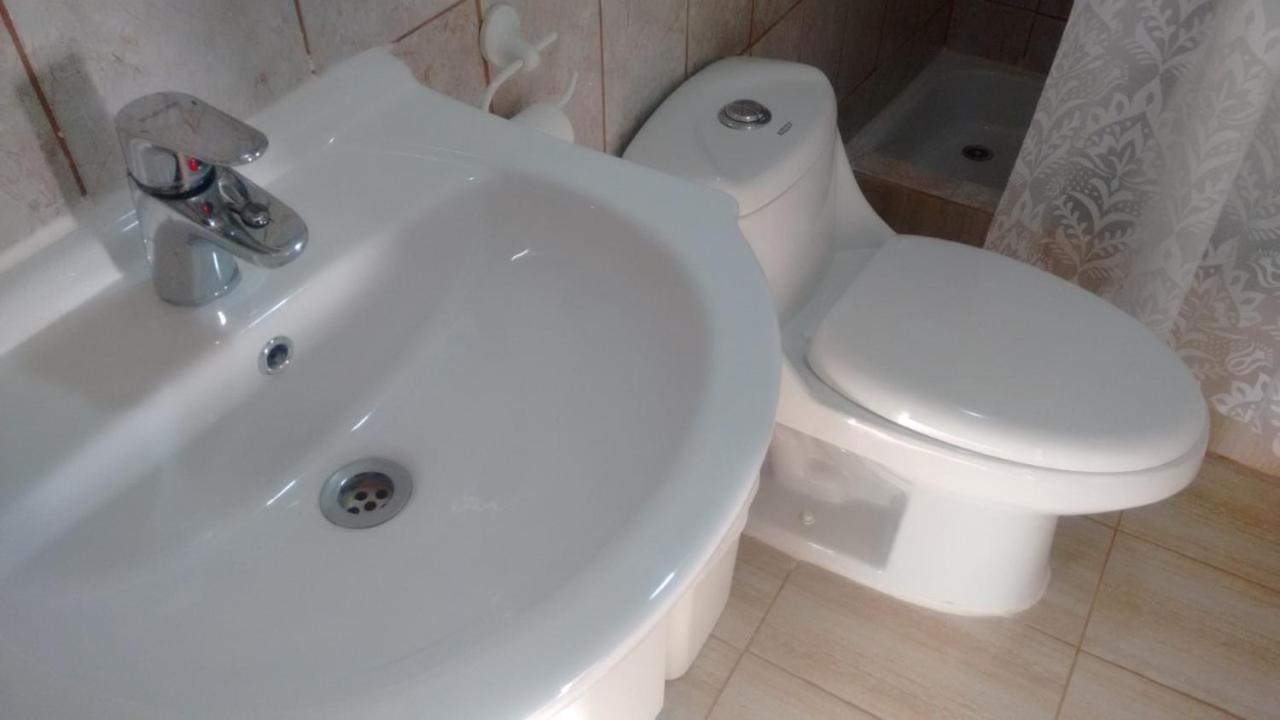 Hostal Miramar فالبارايسو المظهر الخارجي الصورة